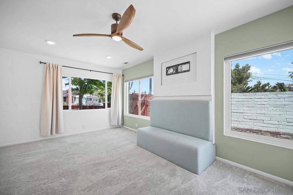 listing image 130729707697409599976