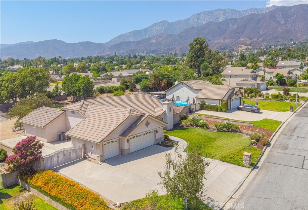 5914 Villa Drive