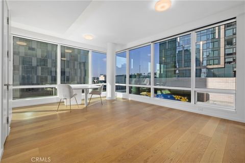 Photo of 877 Francisco Street #728, Los Angeles, CA 90017 (MLS # WS26083625)