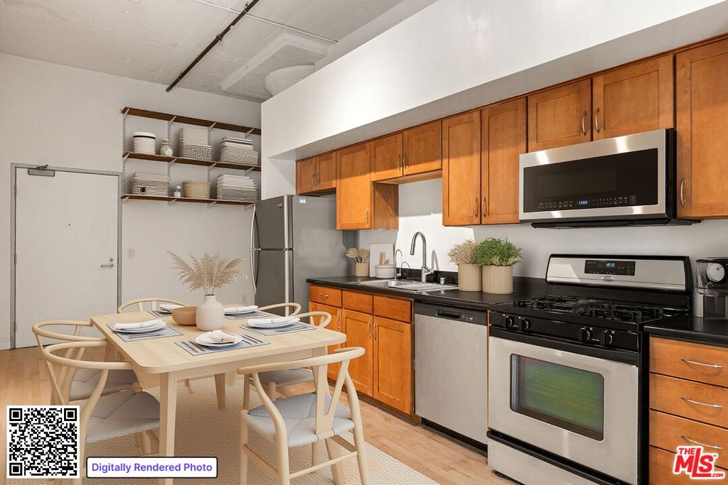 420 S San Pedro Street 327