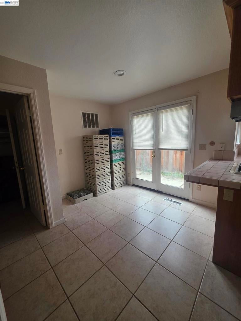 38179 Acacia Ct