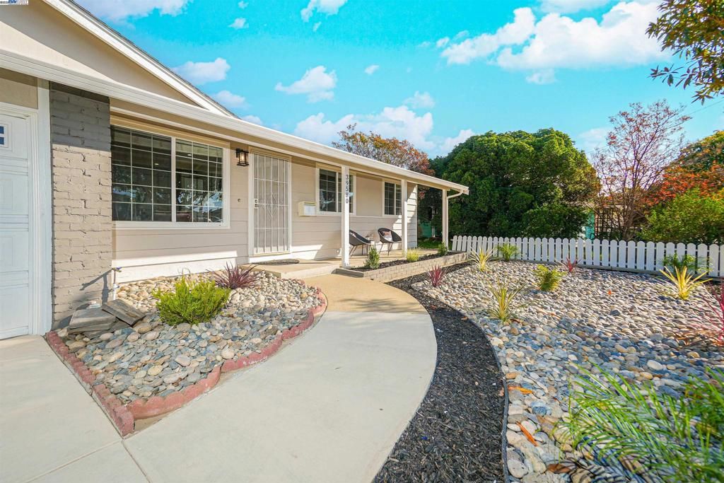 Photo of 39580 Eric St St, Fremont, CA 94538 (MLS # 41118276)