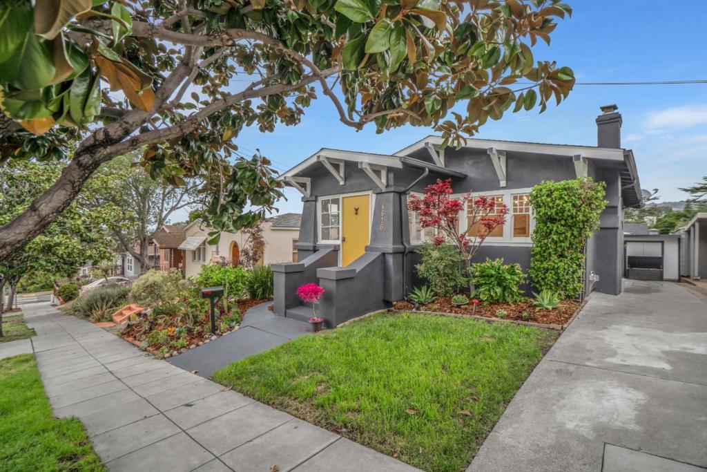 4618 Walnut Street, Oakland CA 94619