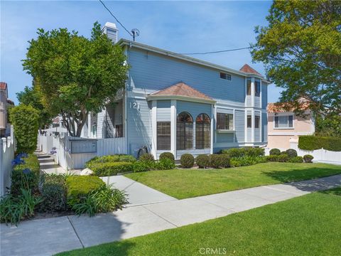 Photo of 121 S Juanita Ave #6, Redondo Beach, CA 90277 (MLS # SB26087269)