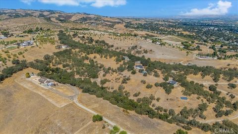 Tiny photo for 350 Robles Road, Paso Robles, CA 93446 (MLS # SC25217476)