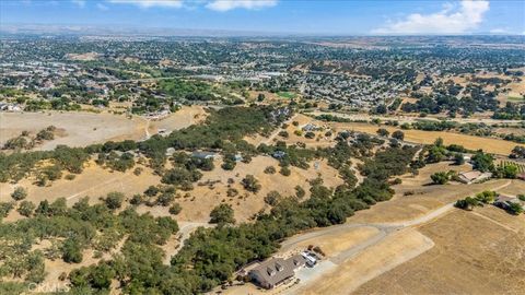 Tiny photo for 350 Robles Road, Paso Robles, CA 93446 (MLS # SC25217476)