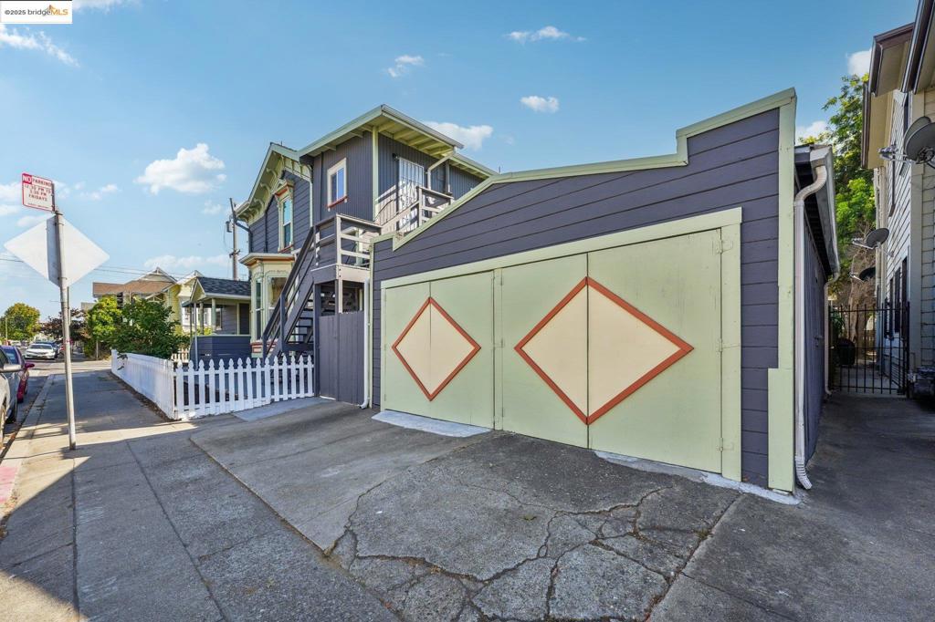 EAST LAKE - Residential