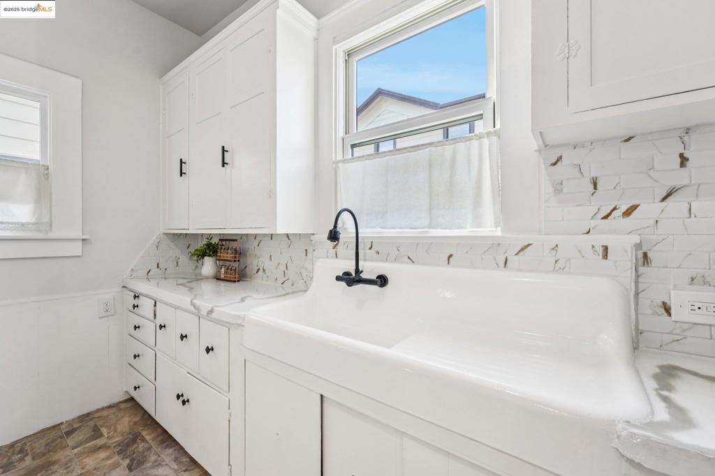 EAST LAKE - Residential