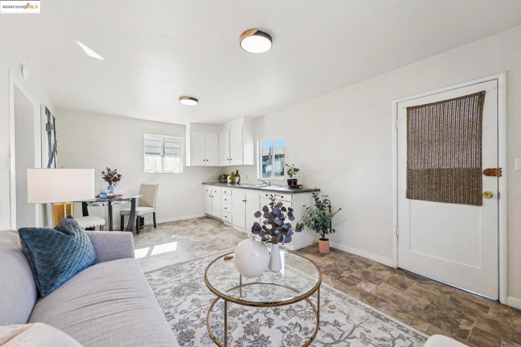 EAST LAKE - Residential