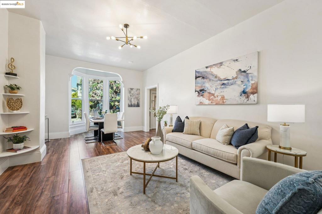 EAST LAKE - Residential