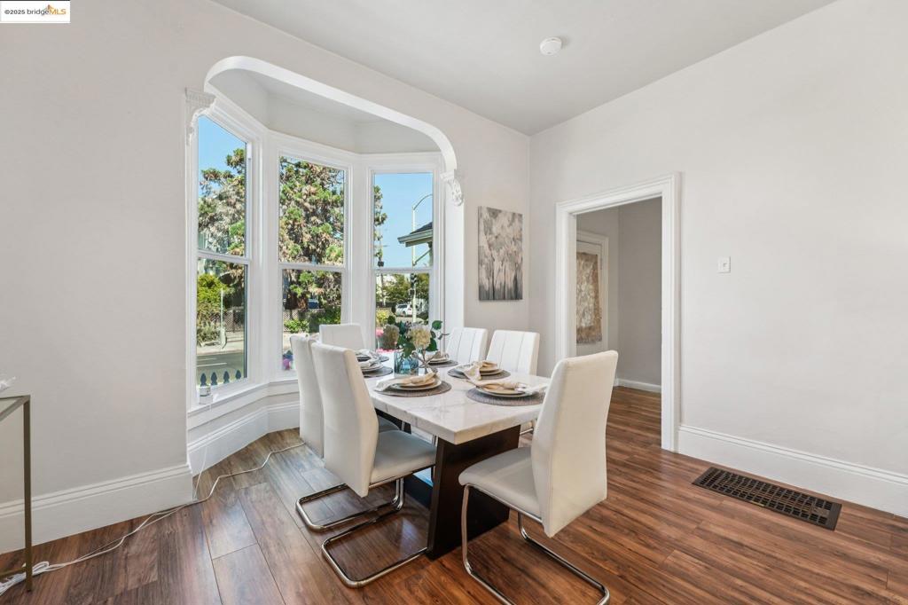 EAST LAKE - Residential