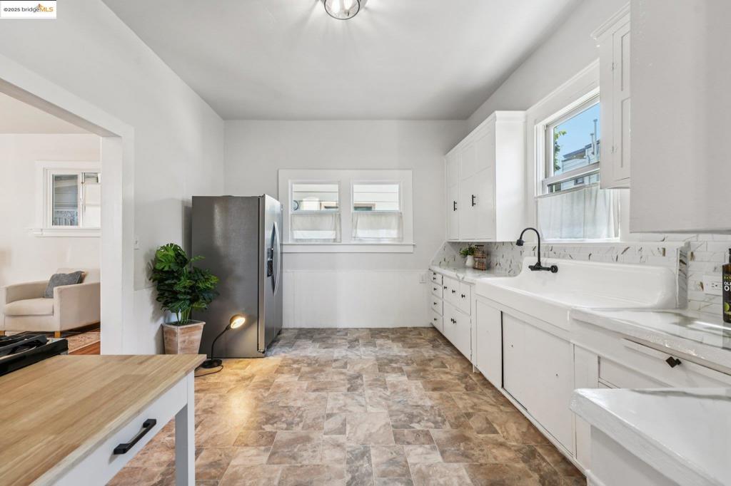 EAST LAKE - Residential