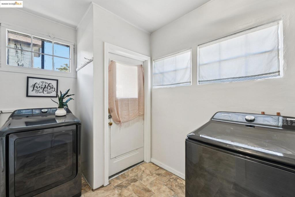 EAST LAKE - Residential