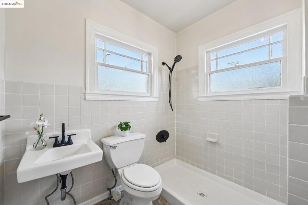 EAST LAKE - Residential