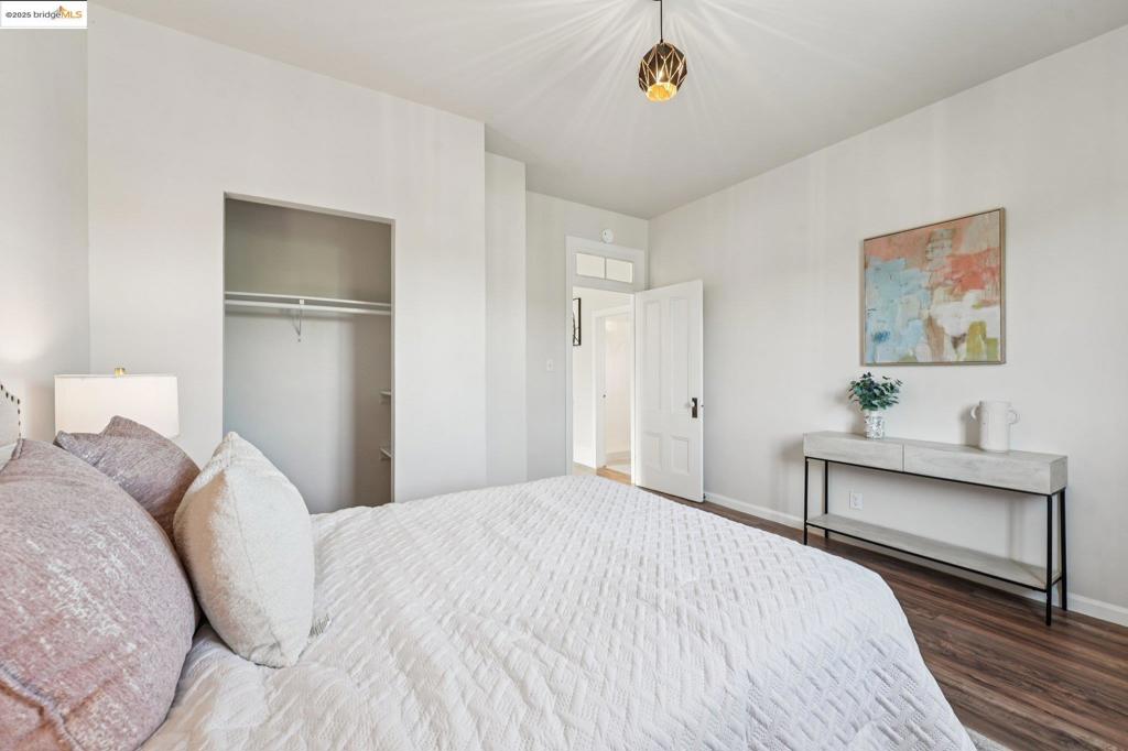 EAST LAKE - Residential