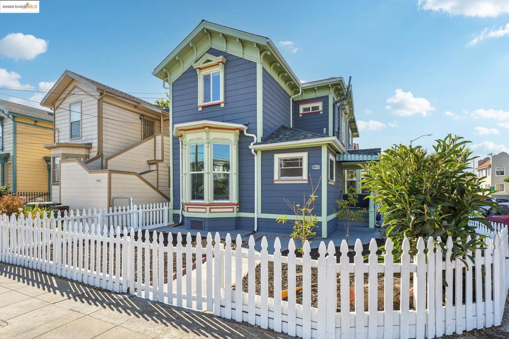 EAST LAKE - Residential