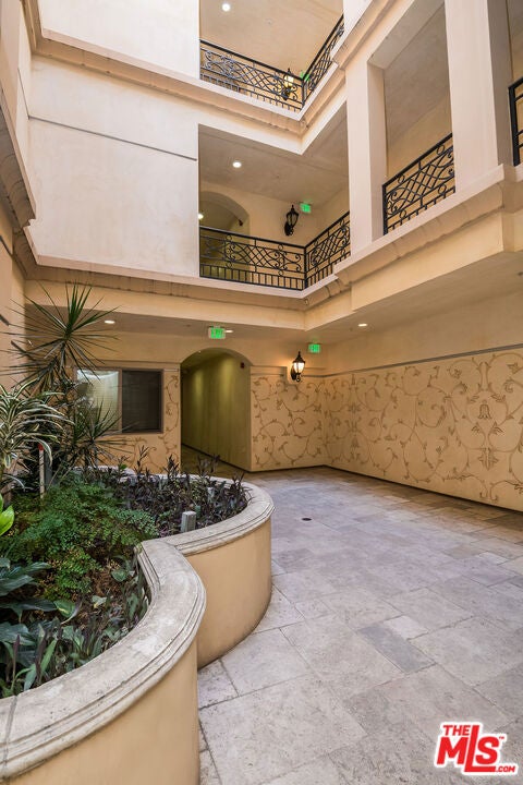 135 S Swall Drive 204