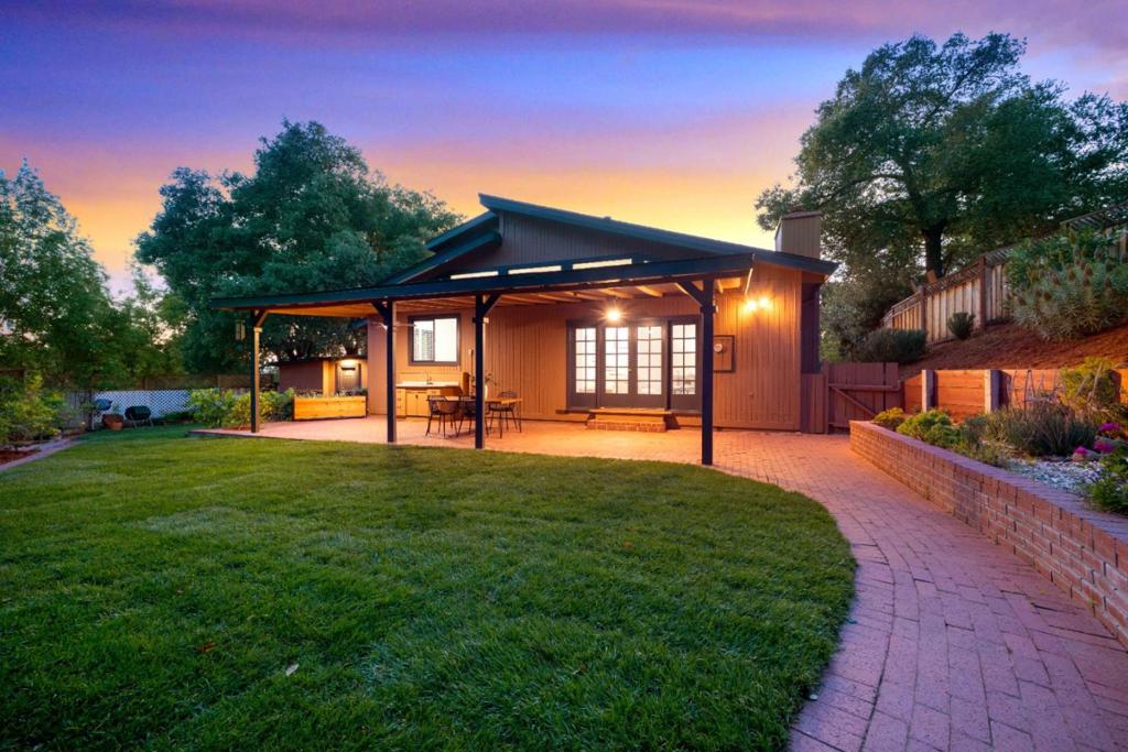 5318 Fairway Drive