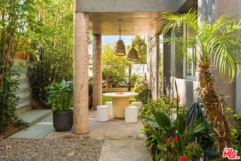 Photo of 2324 Boone Avenue, Venice, CA 90291 (MLS # 26635779)