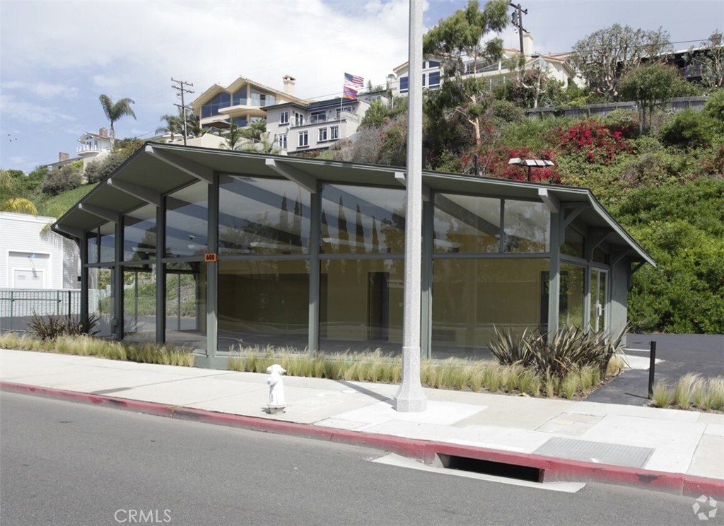 600 West Coast Highway