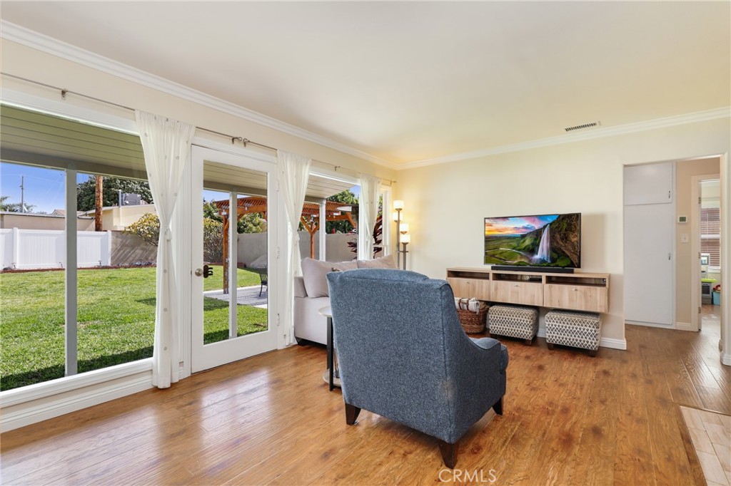 13921 Carnell Street