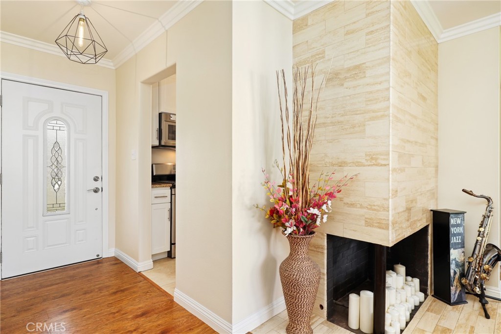 13921 Carnell Street