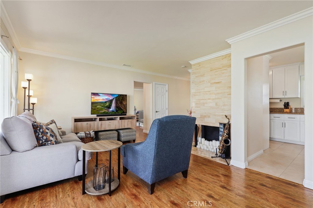 13921 Carnell Street