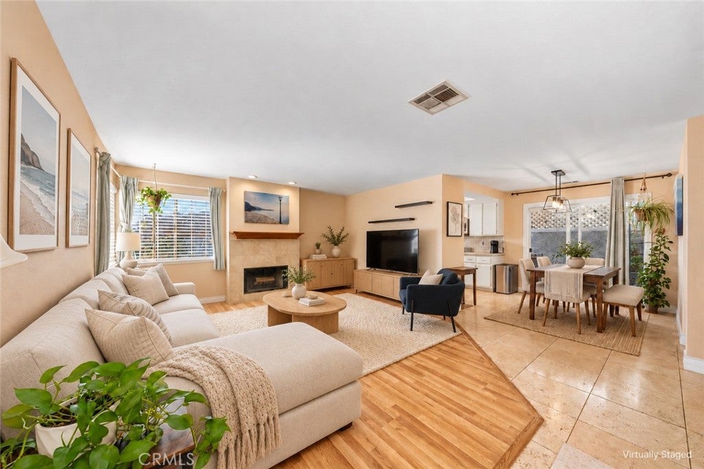 934 W 26th 1