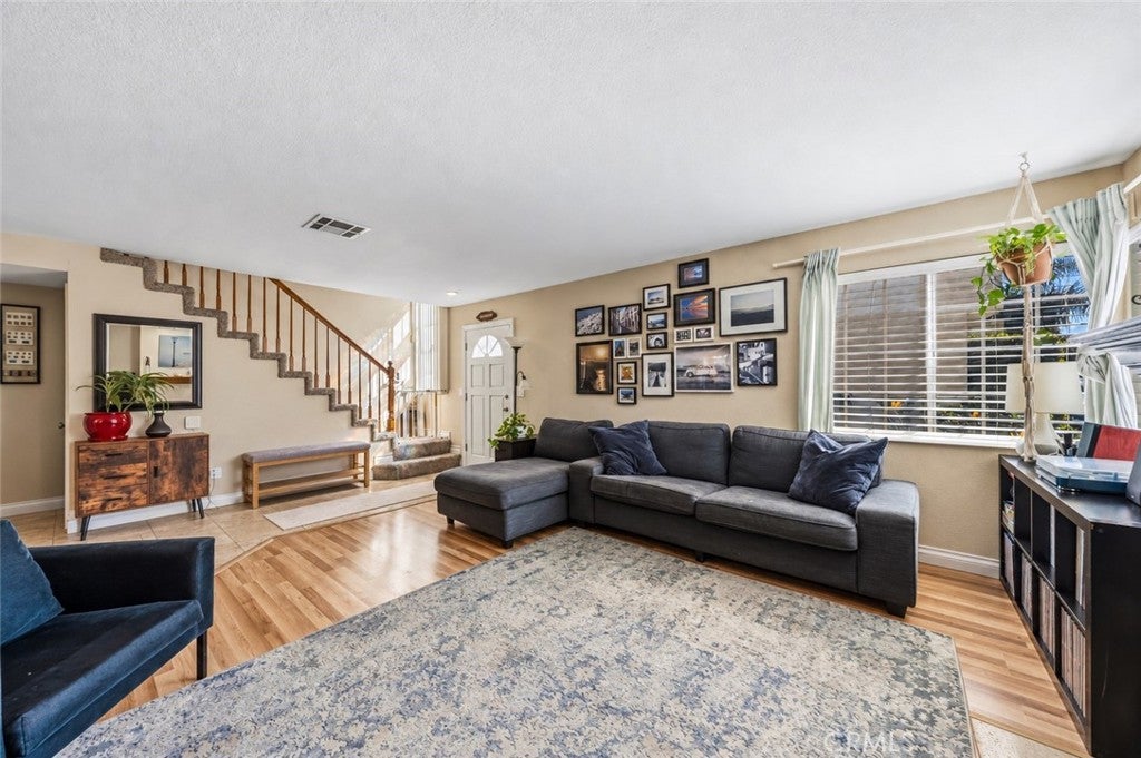 934 W 26th 1