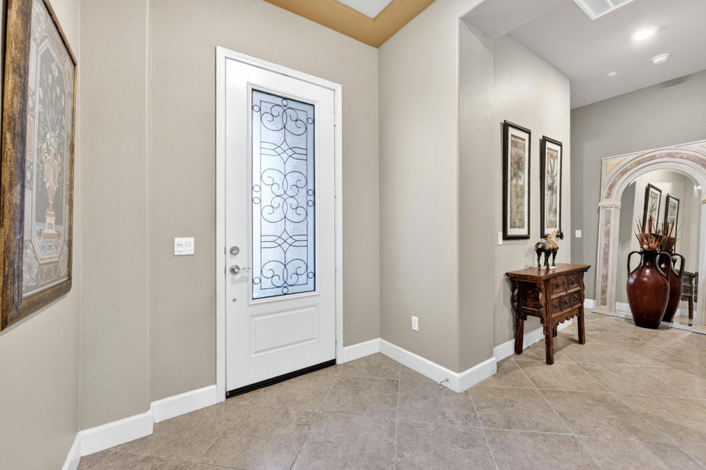 81623 Avenida Estuco