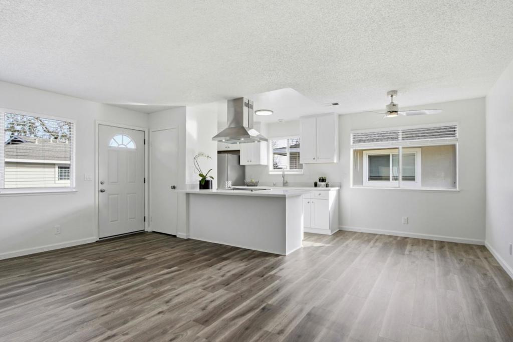 2323 Samaritan Drive 4