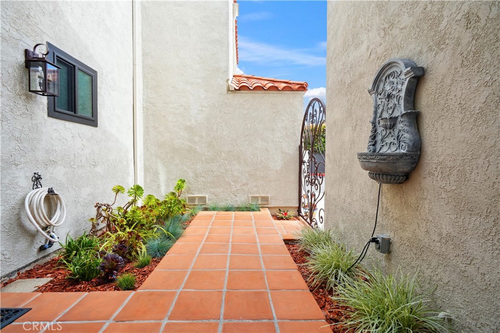 4219 Andros Circle