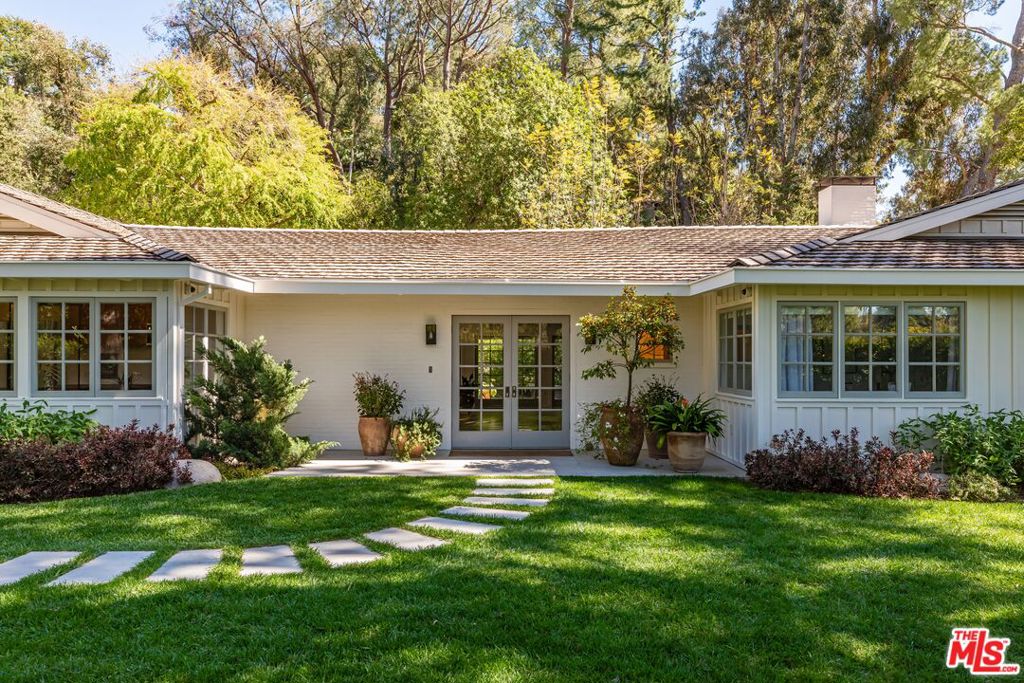 2854 Roscomare Road