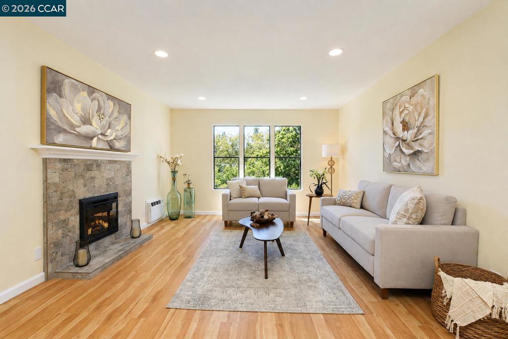 395 Camelback Rd 2