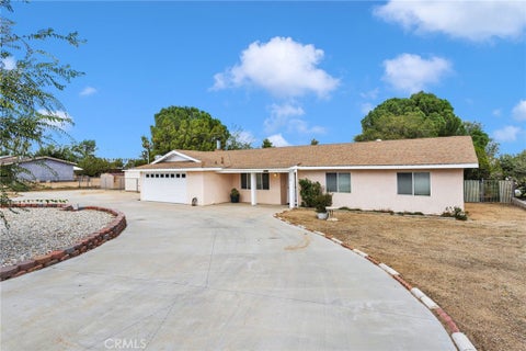 Photo of 17392 Poplar ST, Hesperia, CA 92345 (MLS # HD26229603)