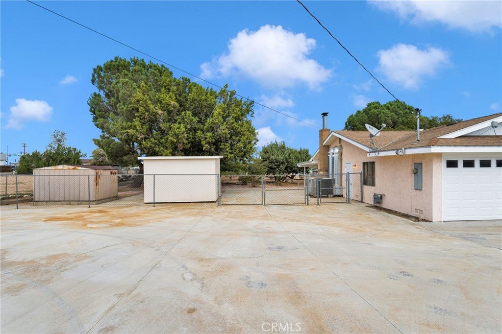 17392 Poplar