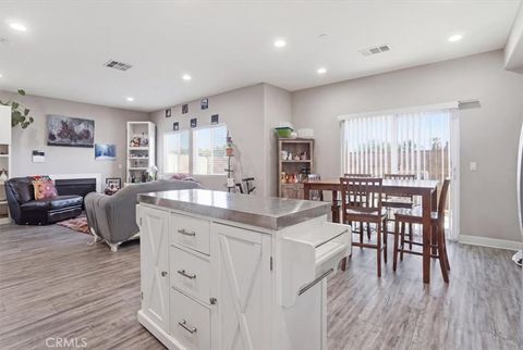 Photo of 10128 Camino De Rosa, Riverside, CA 92503 (MLS # IG26072560)