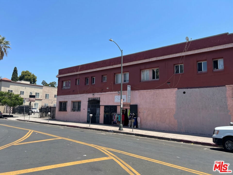 1250 & 1252 S Lake Street
