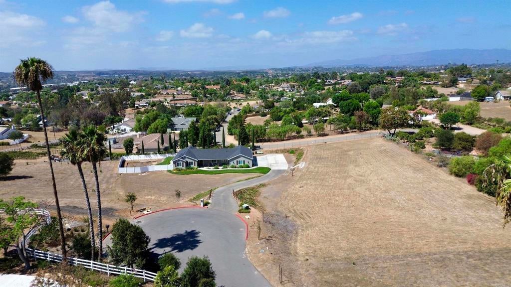 1916 Grey Rabbit Hollow Lane