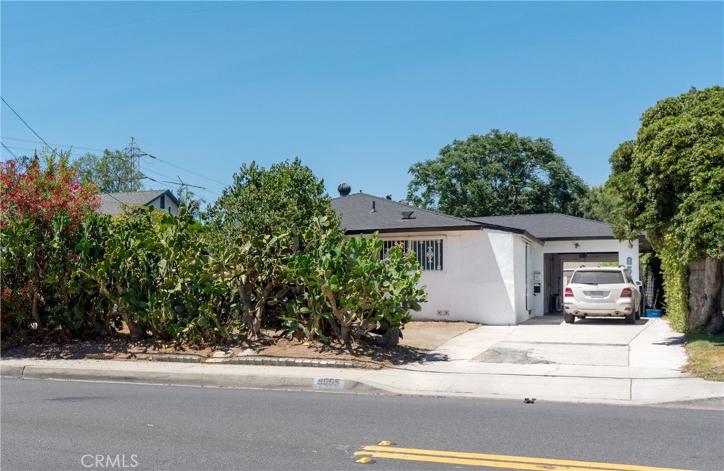 Rare 2-Unit Duplex Opportunity – 8555 & 8557 in Rosemead!
Don’t miss this exceptional two-on-a-lot property featuring two separate addresses: 8555 and 8557. The front unit is a charming single-story home offering 3 spacious bedrooms and 2 full bathrooms. The rear unit is a beautifully updated 2-bedroom, 1-bathroom Duplex-style home, perfect for multi-generational living or rental income. Both homes have been tastefully upgraded inside and out, ready for immediate move-in or investment.
Located in the heart of Rosemead, one of the San Gabriel Valley’s most sought-after cities, this property offers unmatched convenience. Enjoy proximity to the 10 Freeway, Rosemead Boulevard, top-rated schools, local parks, supermarkets, restaurants, and vibrant shopping centers like The Shops at Montebello and Camellia Square. With a strong sense of community and ongoing city improvements, Rosemead continues to attract families, professionals, and investors alike.
Whether you're looking for a primary residence with income potential or a smart investment in a growing market, this duplex is a rare find.