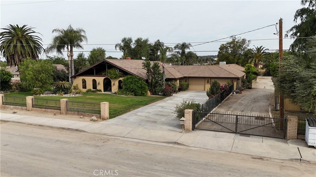 6016 E Texas