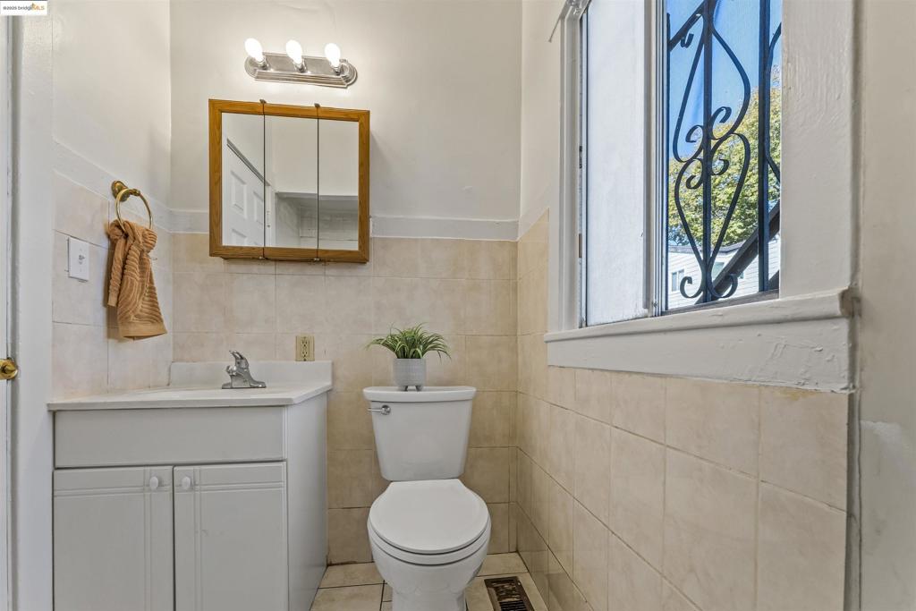 ALAMEDA COUNTY - Residential Income