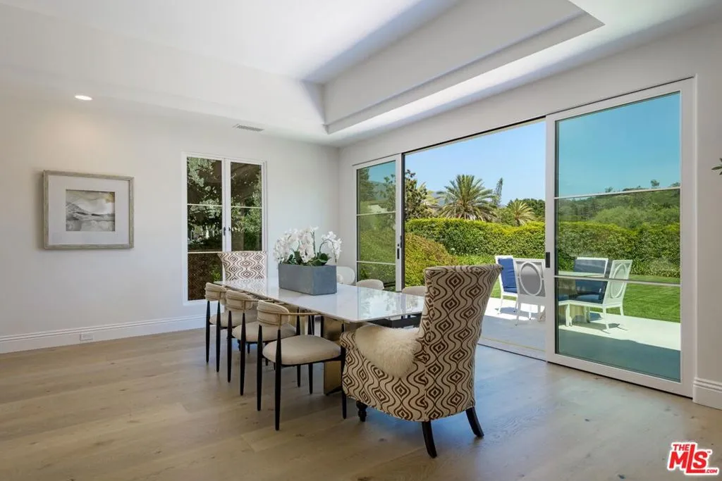 Santa Barbara, California 93108, United States, 4 Bedrooms Bedrooms, ,6 BathroomsBathrooms,Residential,Active,165167