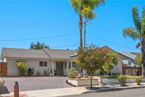 Photo of 789 Hudspeth Street, Simi Valley, CA 93065 (MLS # SR26184743)