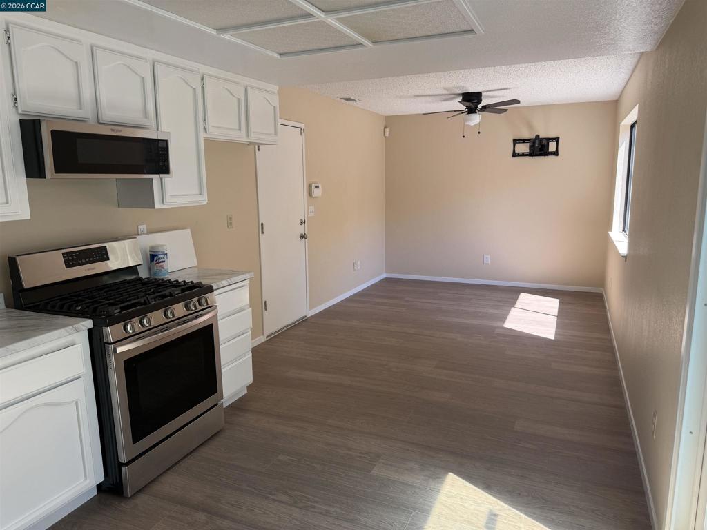 4364 Via Dora Dr