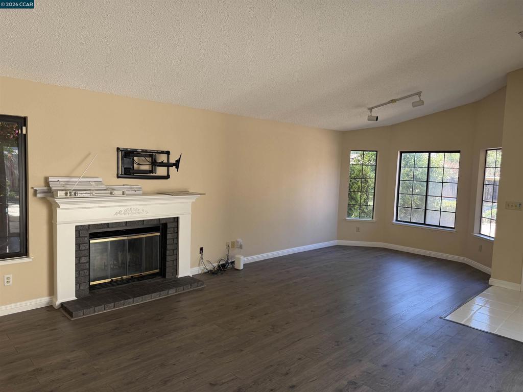 4364 Via Dora Dr