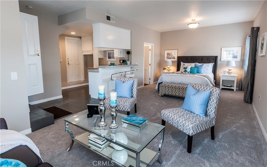 Gorgeous furnished studio with a full kitchen, breakfast bar, washer/dryer in unit, and so much more. Located 3 short blocks to the sand in the heart of North Manhattan Beach, the location is perfect! While there is a parking spot included, there is no need for a car since you can literally walk one block to fabulous shops, restaurants and the beach!