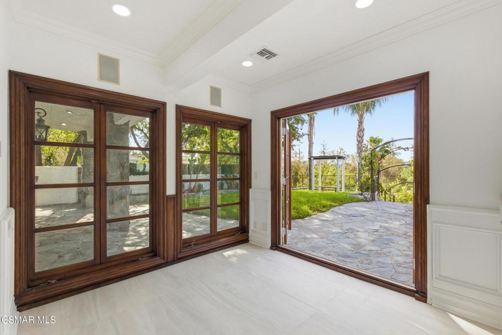 Woodland Hills, California, 91367, United States, 7 Bedrooms Bedrooms, ,6 BathroomsBathrooms,Residential,Active,2041561