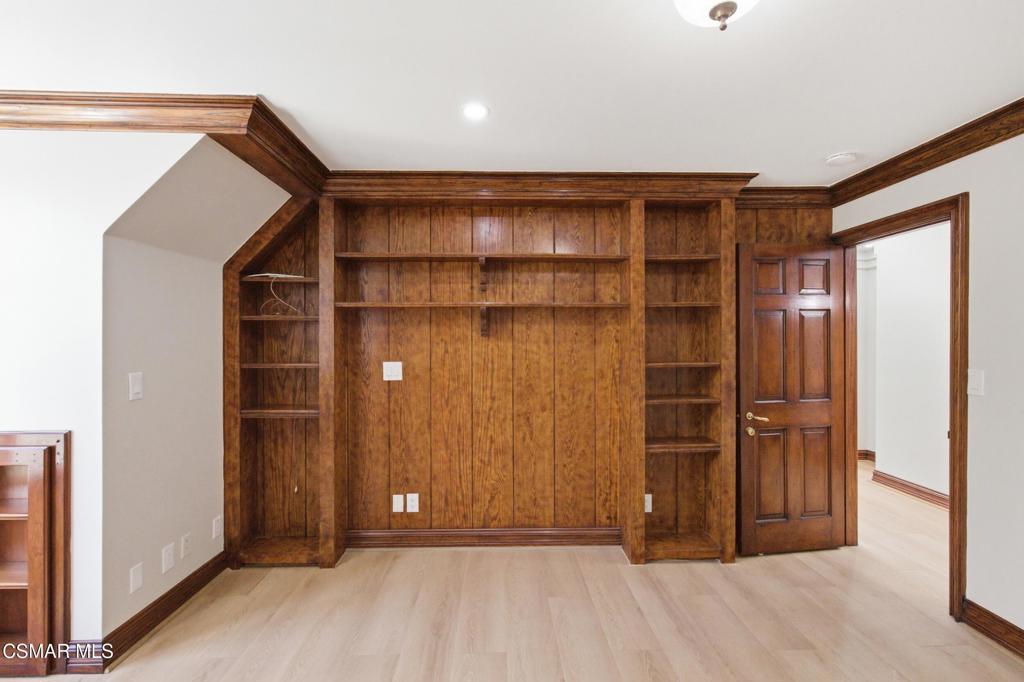 Woodland Hills, California, 91367, United States, 7 Bedrooms Bedrooms, ,6 BathroomsBathrooms,Residential,Active,2041561
