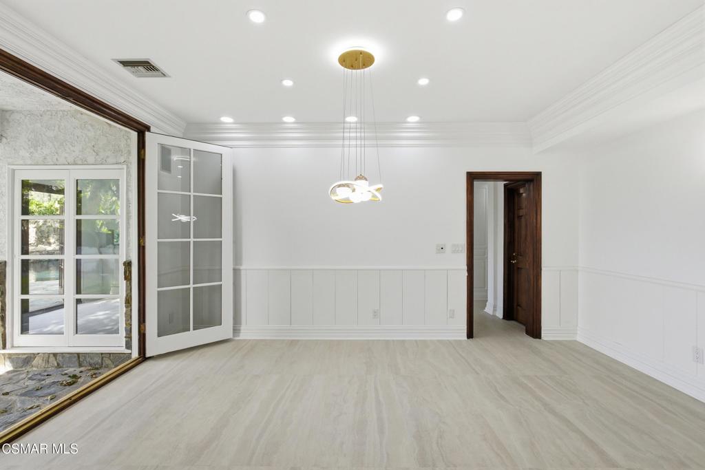 Woodland Hills, California, 91367, United States, 7 Bedrooms Bedrooms, ,6 BathroomsBathrooms,Residential,Active,2041561